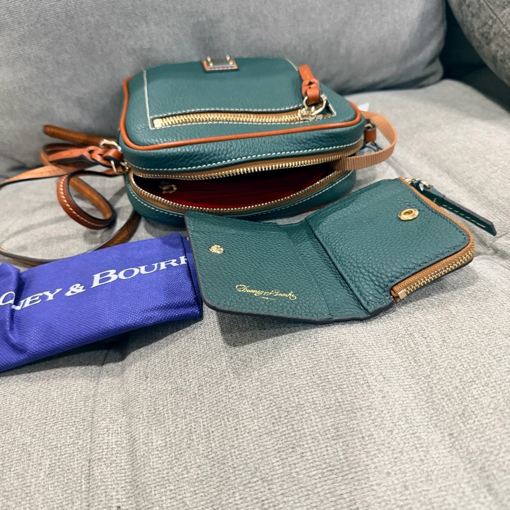 Dooney & Bourke Forest Green Crossbody Purse with Wallet NWT - Picture 3 of 7